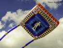 kites-in-the-sky-of-tuscany-01