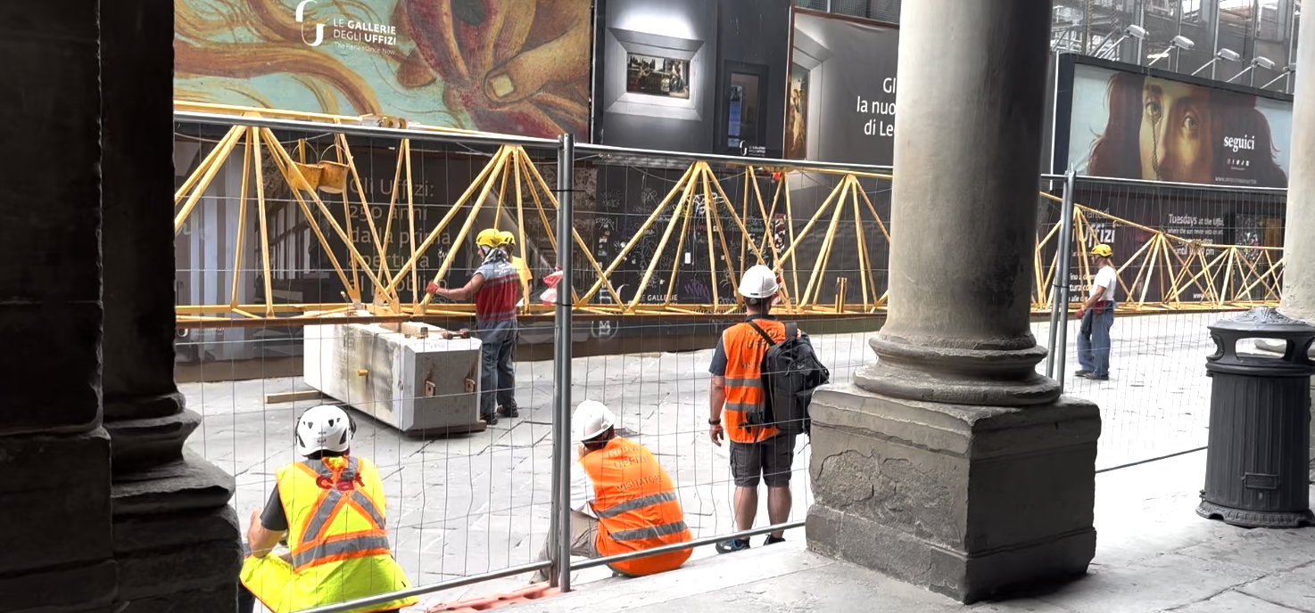 Uffizi vinçinin kaldırılması, Umarred tarihi silüet için heyecana yol açar