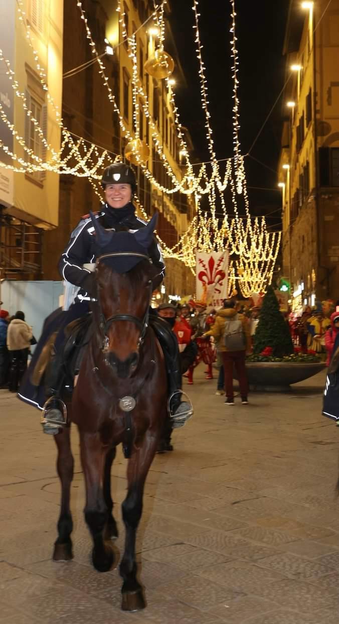 Floransa'nın en eski belediye polisi atı on yıl görev yaptıktan sonra emekliye ayrılıyor