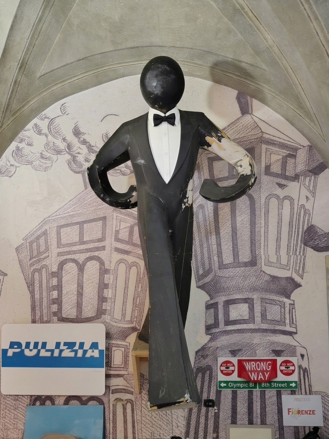 Clet'in Sıradan Adam heykeli Paskalya Pazar günü Ponte alle Grazie'ye geri dönüyor