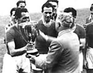 Fiorentina'nın Yüzyılı: Futbolun, Floransa'nın ve Mor Tutkunun 100 Yılı