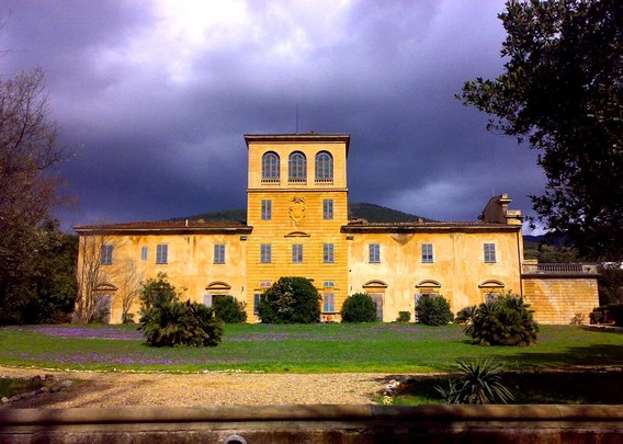 Real estate website selling Tuscan home used for Collodi's tale