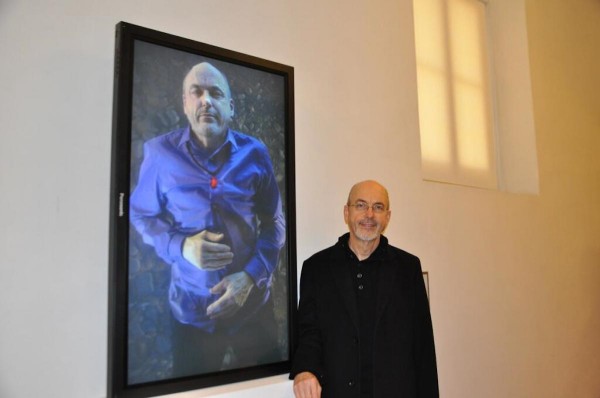 The American artist Bill Viola yesterday visited the # CorridoioVasariano and admired his self-portrait "Submerged"