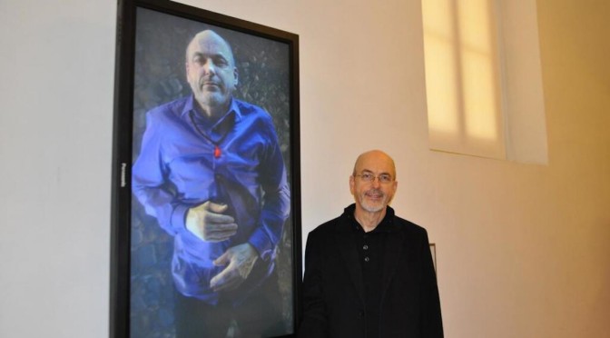 The American artist Bill Viola yesterday visited the # CorridoioVasariano and admired his self-portrait "Submerged"