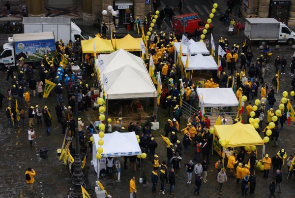 Coldiretti in piazza della Repubblica, Florence. The Farm group says milk quotas destroying 180,000 jobs in Italy