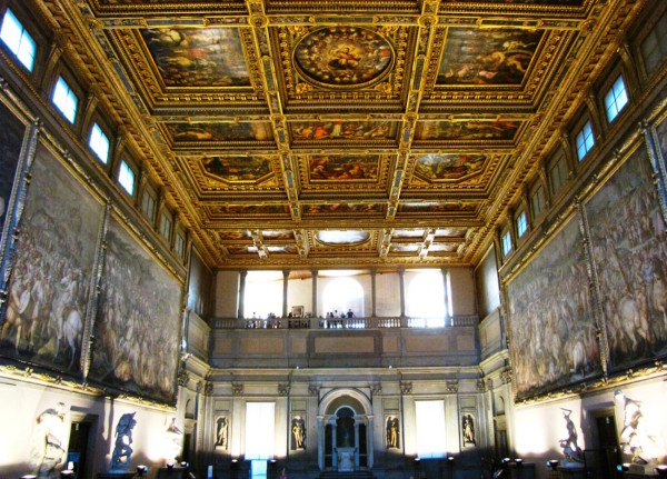 The Luxury Congress will be held in the Salone dei 500, Florence, Italy