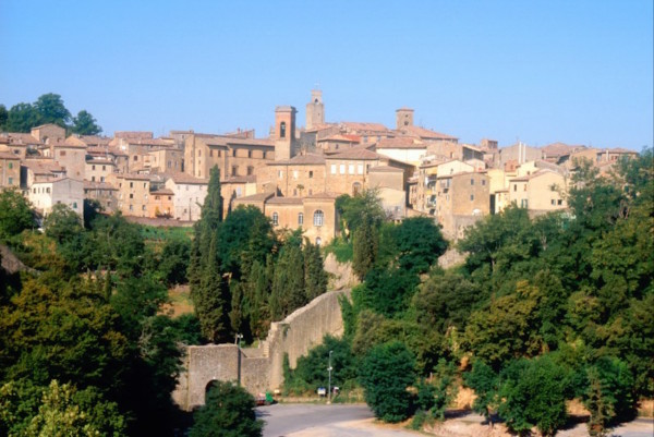 Pre-Etruscan Tomb discovered in Volterra