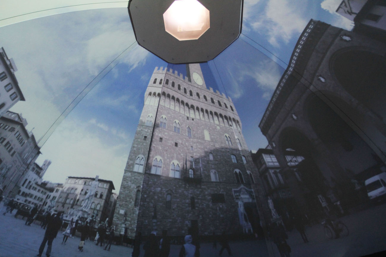 The I_Dome, installed in the Cortile Nuovo of Palazzo Vecchio and open free of charge to visitors until 31 October, was inaugurated this afternoon by the Florence’s Mayor Dario Nardella and Leonardo Bassilichi, president of the Chamber of Commerce of Florence.