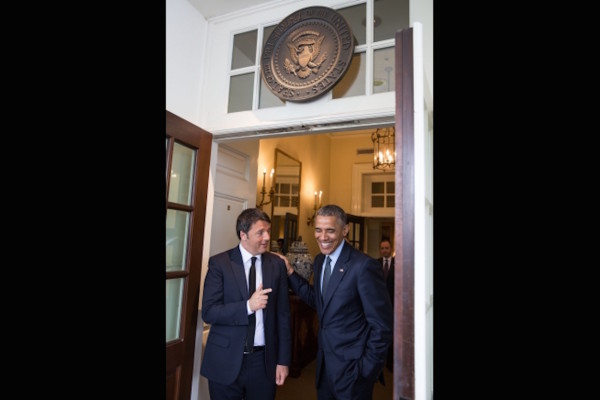 President Barack Obama bids farewell to Prime Minister Matteo Renzi of Italy at the entranceway to the West Wing Lobby of the White House of the White House, April 17, 2015. (Official White House Photo by Pete Souza)