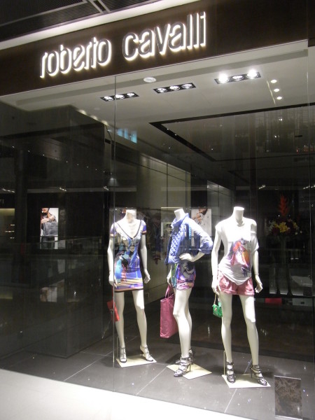 Italian private equity firm Clessidra has signed a deal to acquire 90% of Roberto Cavalli,