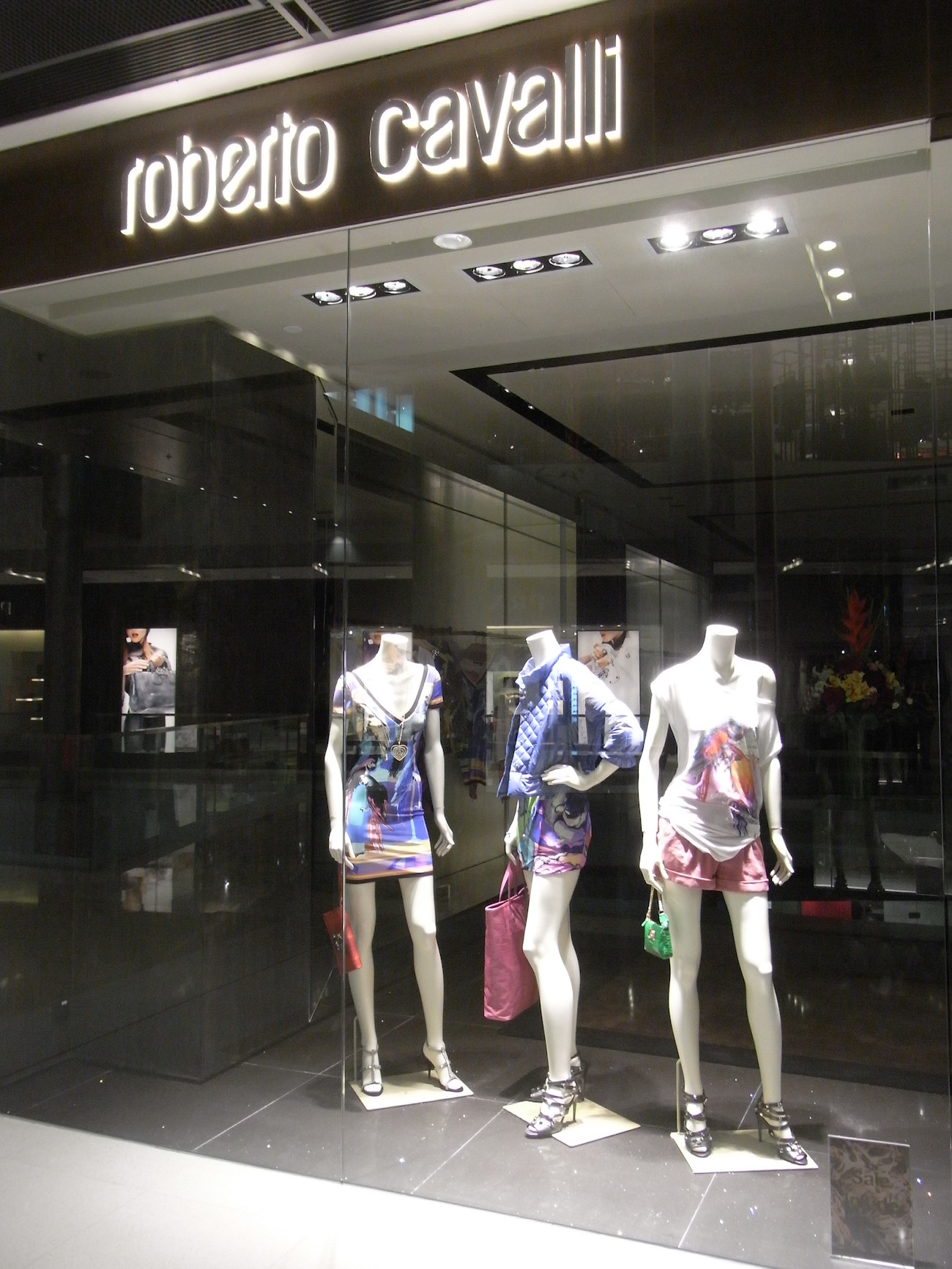 Italian private equity firm Clessidra has signed a deal to acquire 90% of Roberto Cavalli,