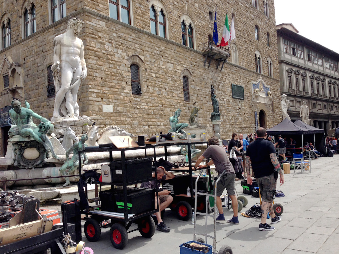 Ron Howard began shooting in Florence, Sunday, May 3, the first scenes of the new film Inferno