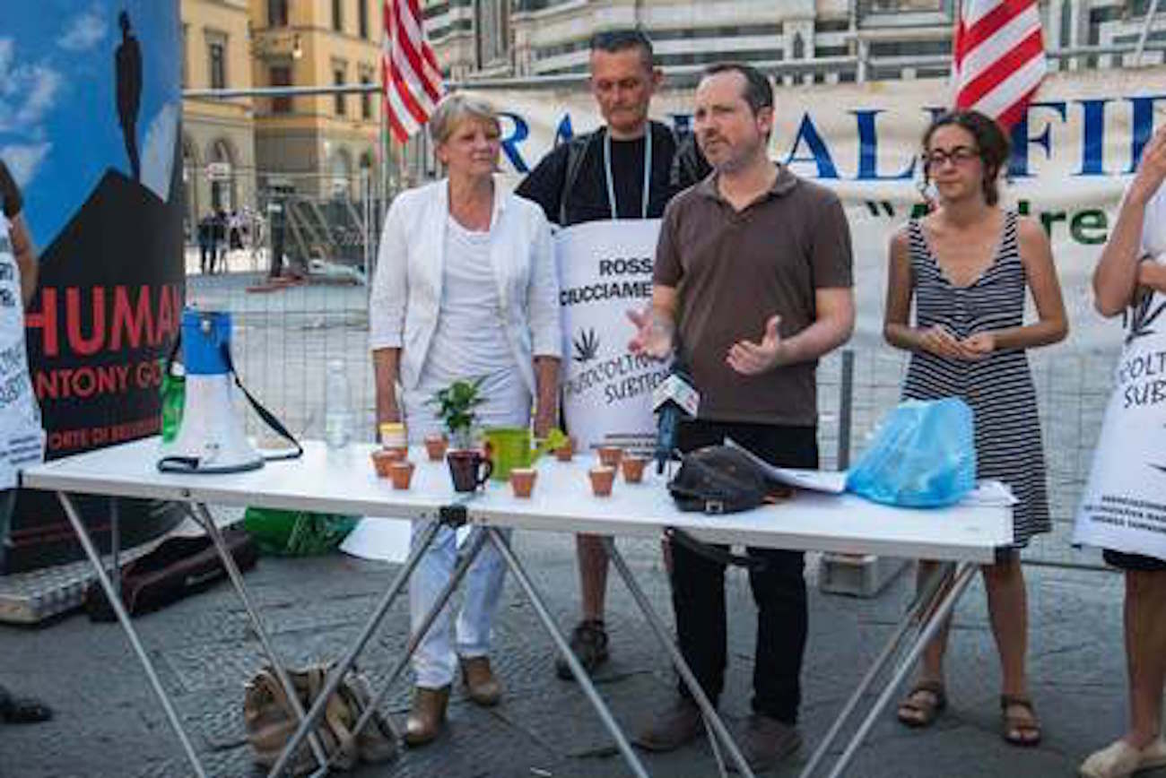 Tuscan politician to plant medical cannabis in office