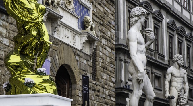 Jeff Koons takes on Florence, Italy. Palazzo Vecchio. Firenze, Italia, by Mark Hintsa (via Flickr)