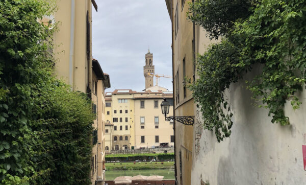 The pic of the week is an unusual view of the Uffizi Galleries and Arnolfo Tower in Palazzo Vecchio send by Elisa Alessandrini from Milan, Italy