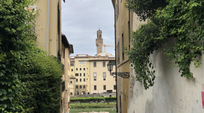 The pic of the week is an unusual view of the Uffizi Galleries and Arnolfo Tower in Palazzo Vecchio send by Elisa Alessandrini from Milan, Italy