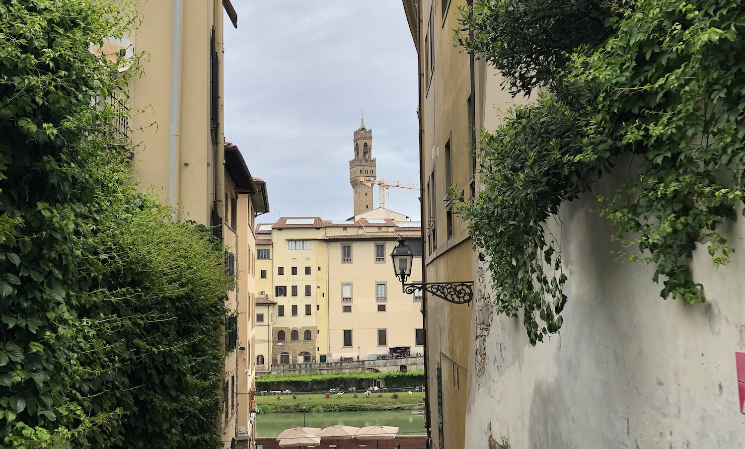 The pic of the week is an unusual view of the Uffizi Galleries and Arnolfo Tower in Palazzo Vecchio send by Elisa Alessandrini from Milan, Italy