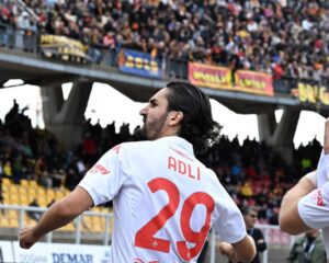 Fiorentina delivered a resounding 6-0 thrashing of Lecce at the Stadio Via del Mare, marking a dominant performance and a historic result for the visitors.