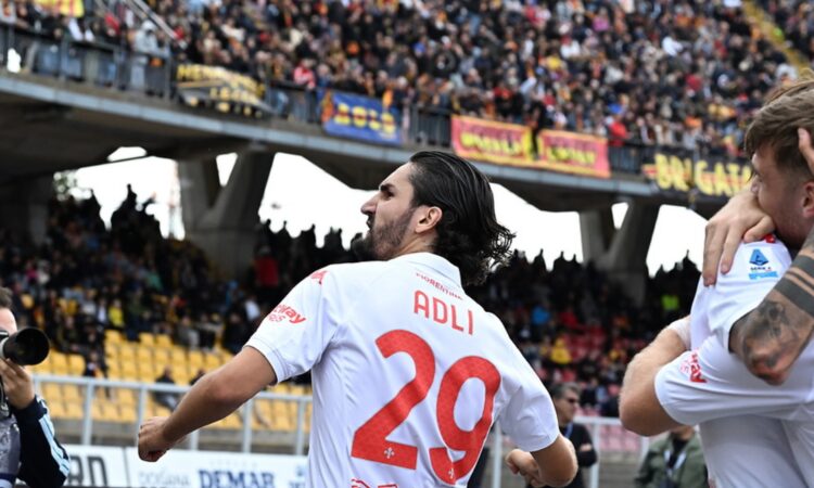 Fiorentina delivered a resounding 6-0 thrashing of Lecce at the Stadio Via del Mare, marking a dominant performance and a historic result for the visitors.