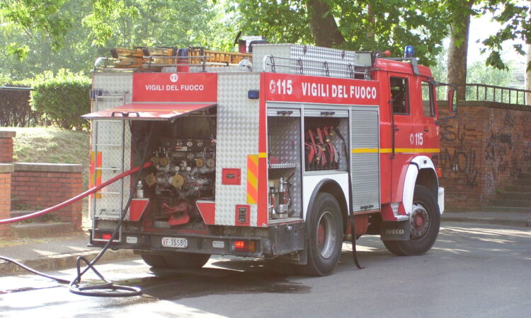 Evacuation at Leonardo da Vinci High School in Florence After Loud Noise Prompts Emergency Response: Firefighters, local police, and an ambulance quickly arrived at the scene