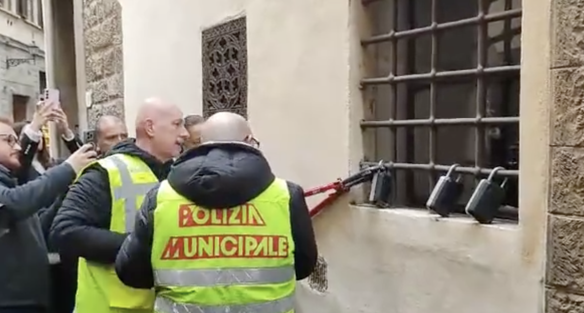 Floransa Key kutularda kırılıyor: Devam Edilen zorunlu kaldırma