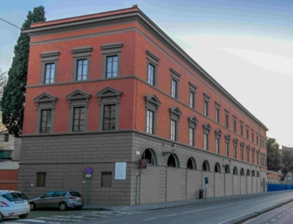 Palazzo San Giorgio along Lungarno Serristori