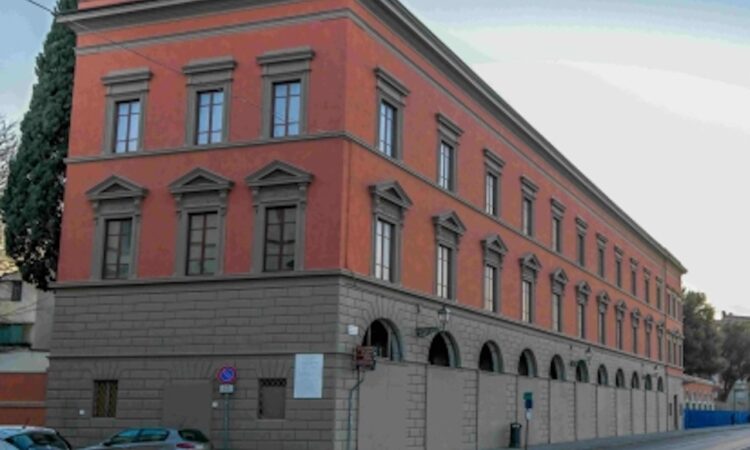 Palazzo San Giorgio along Lungarno Serristori