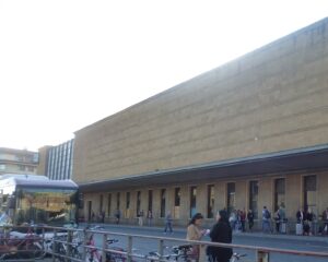 Taxi Shortage at Santa Maria Novella: City Hall Issues Warning Amid Passenger Disruption and Rising Tensions