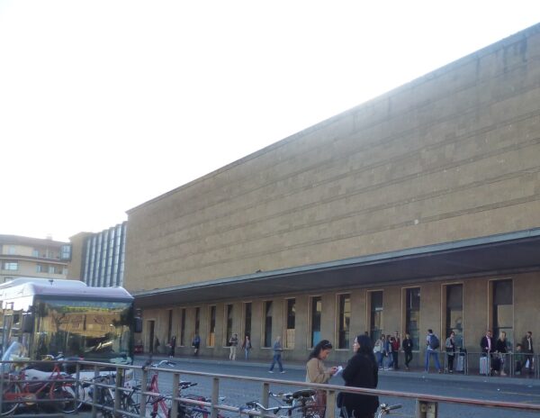 Taxi Shortage at Santa Maria Novella: City Hall Issues Warning Amid Passenger Disruption and Rising Tensions