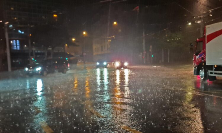 Yellow Weather Alert Issued Across Tuscany for Heavy Rain and Hydrogeological Risk