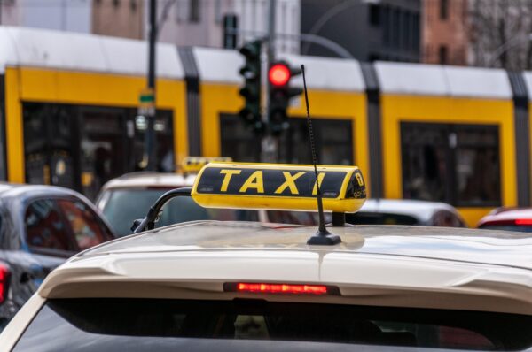 Taxis Missing at Florence’s Main Station: Days of Delays and Rising Frustration