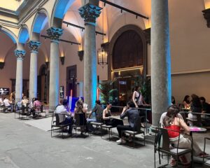 Organized by the Palazzo Strozzi Foundation, the “Neon Night” aimed to rethink how museums engage under-30 audiences through alternative formats and more social, inclusive experiences.