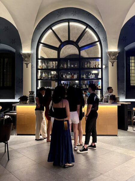 Line of attendees in the Strozzi’s Pub waiting to order their drinks