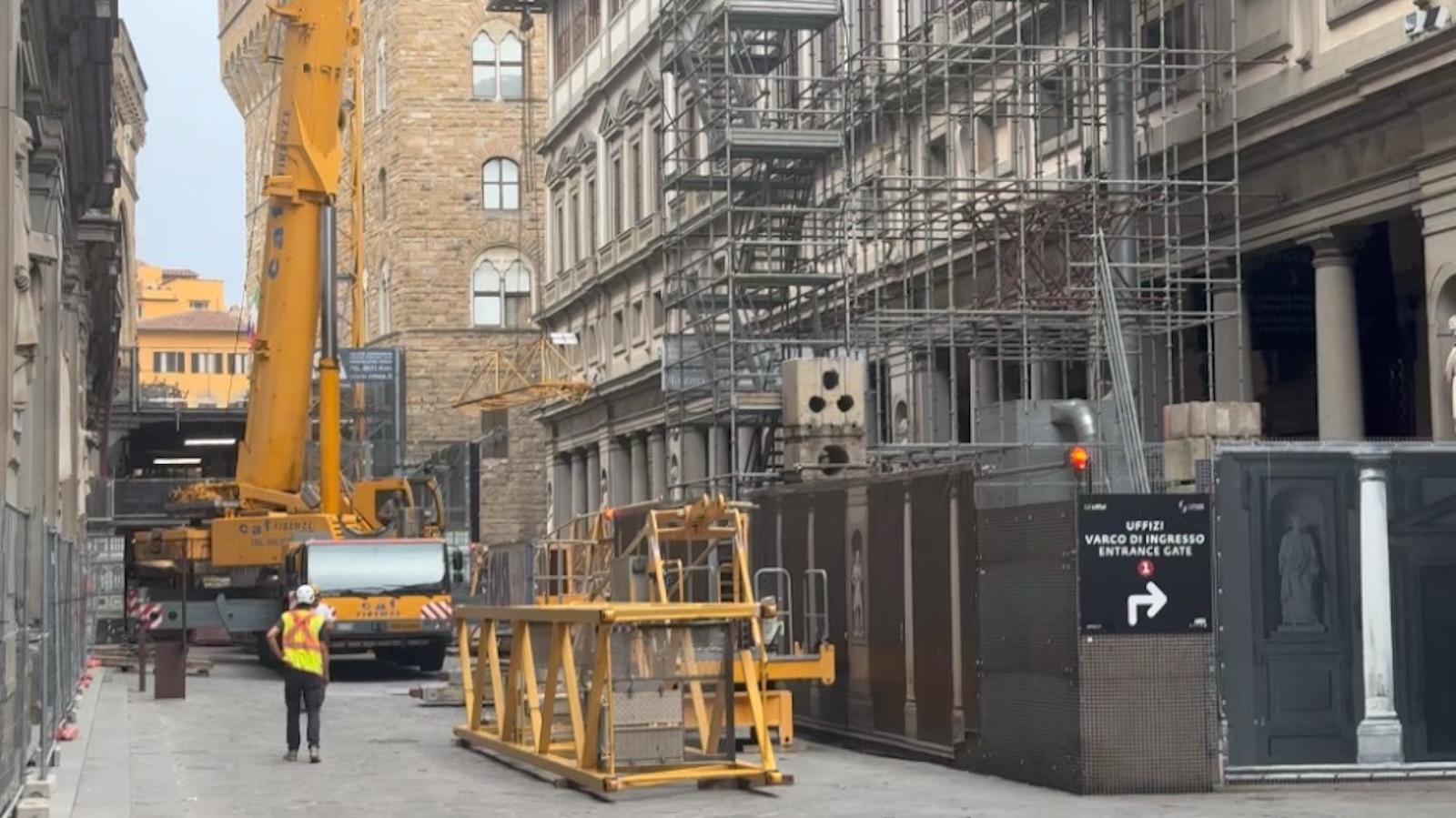 Uffizi Crane Removal Begins Leading to Excitement for Unmarred Historic ...