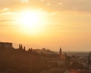 Summer Comes Early: Sunny and Hot Week Ahead in Tuscany