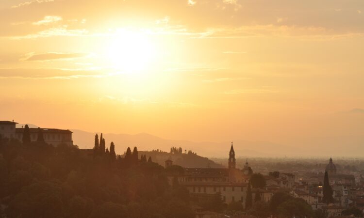 Summer Comes Early: Sunny and Hot Week Ahead in Tuscany