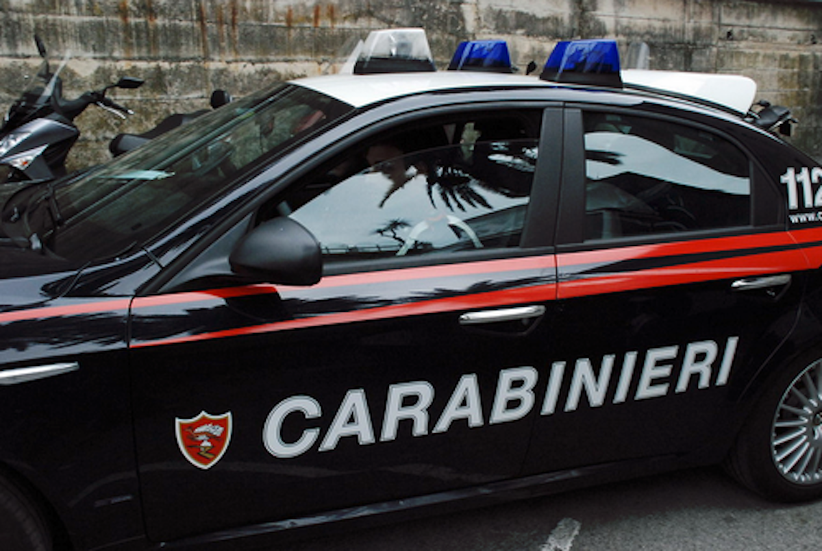 Signa, kat mülkiyetinde uyuşturucu: sakinler raporu, Carabinieri'nin tutuklanması