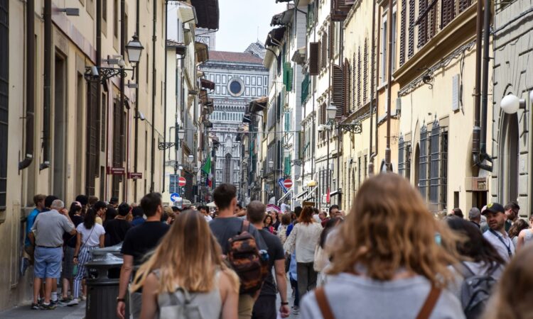 Florence hotel association proposes day-tripper fee, similar to Venice