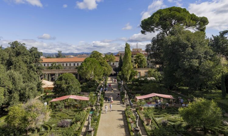 The Corsini Garden, venue of the ARTIGIANATO E PALAZZO exhibition in Florence. Photo by Dario Garofalo.