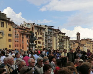 Crowding on Ponte Vecchio