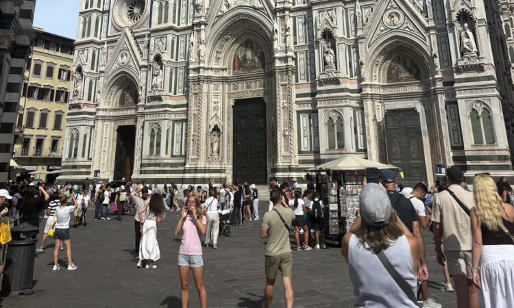 Florence under pressure from overtourism, new study finds
