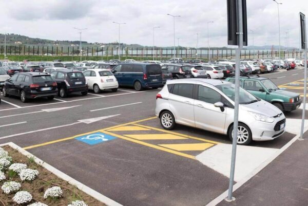 Villa Costanza parking in Florence