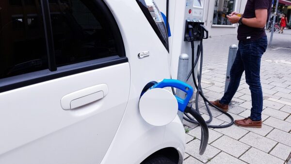 Pisa Researchers Help Boost Electric Car Range with Silicon-Based Batteries