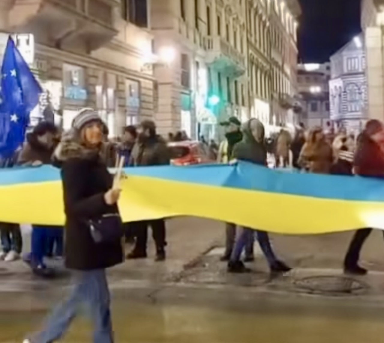 Vigil, Ukrayna'nın tarihi trajedisini bugünkü barış arayışına bağlıyor