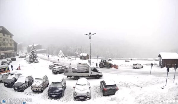 Abetone hit by heavy snowfall, nearly half a metre of snow recorded