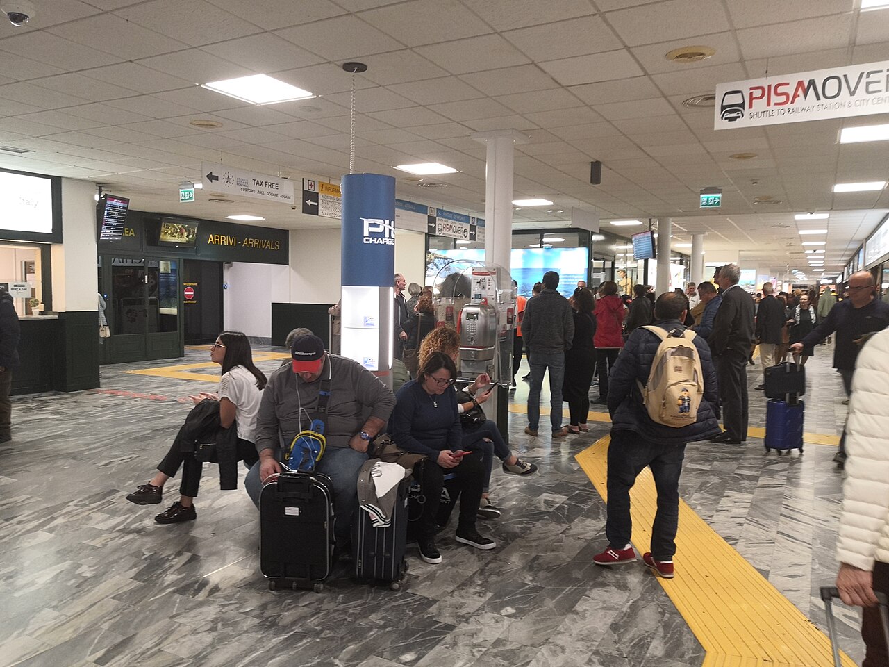 Yeni AB sınır sistemi yürürlüğe girdiğinden Pisa ve Floransa havalimanları gecikmelerle karşı karşıya