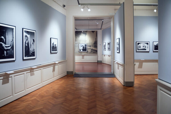 Villa Bardini hosts historic Florence photo show