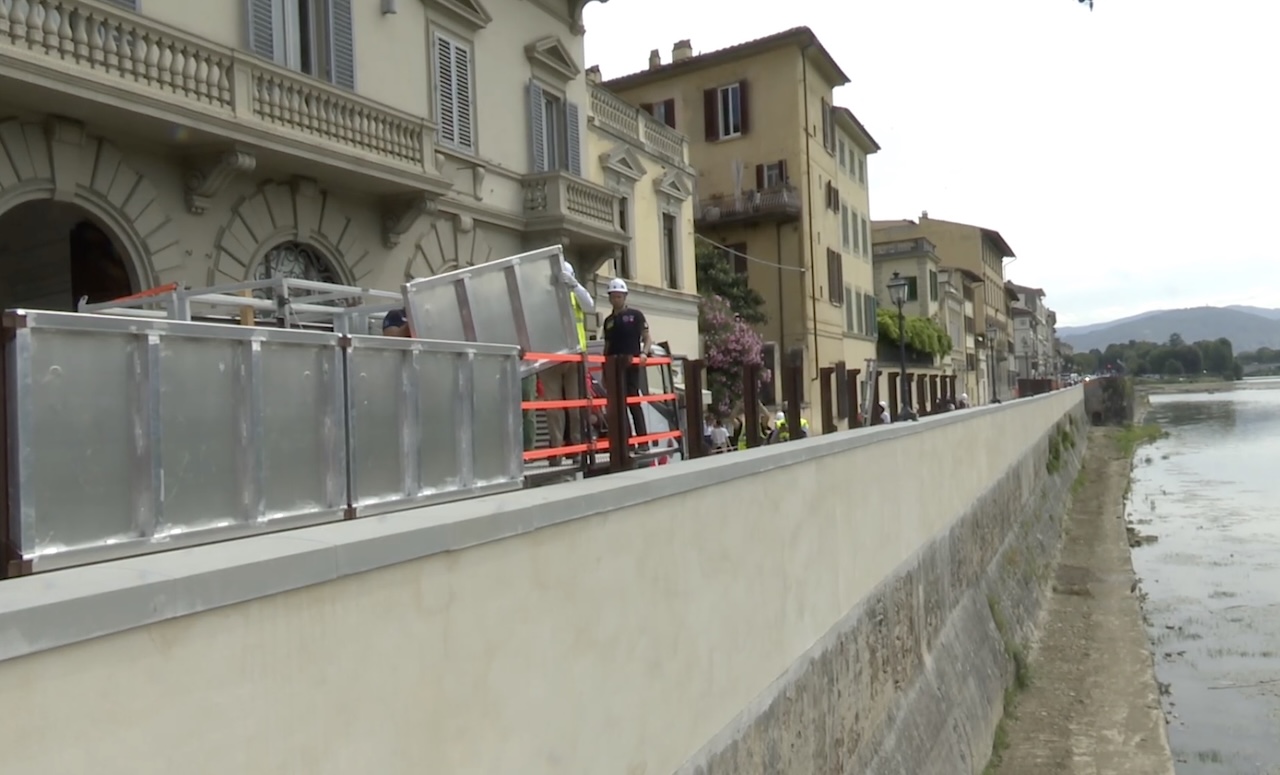 Removable Flood Defences Trialled on Florence Riverfront