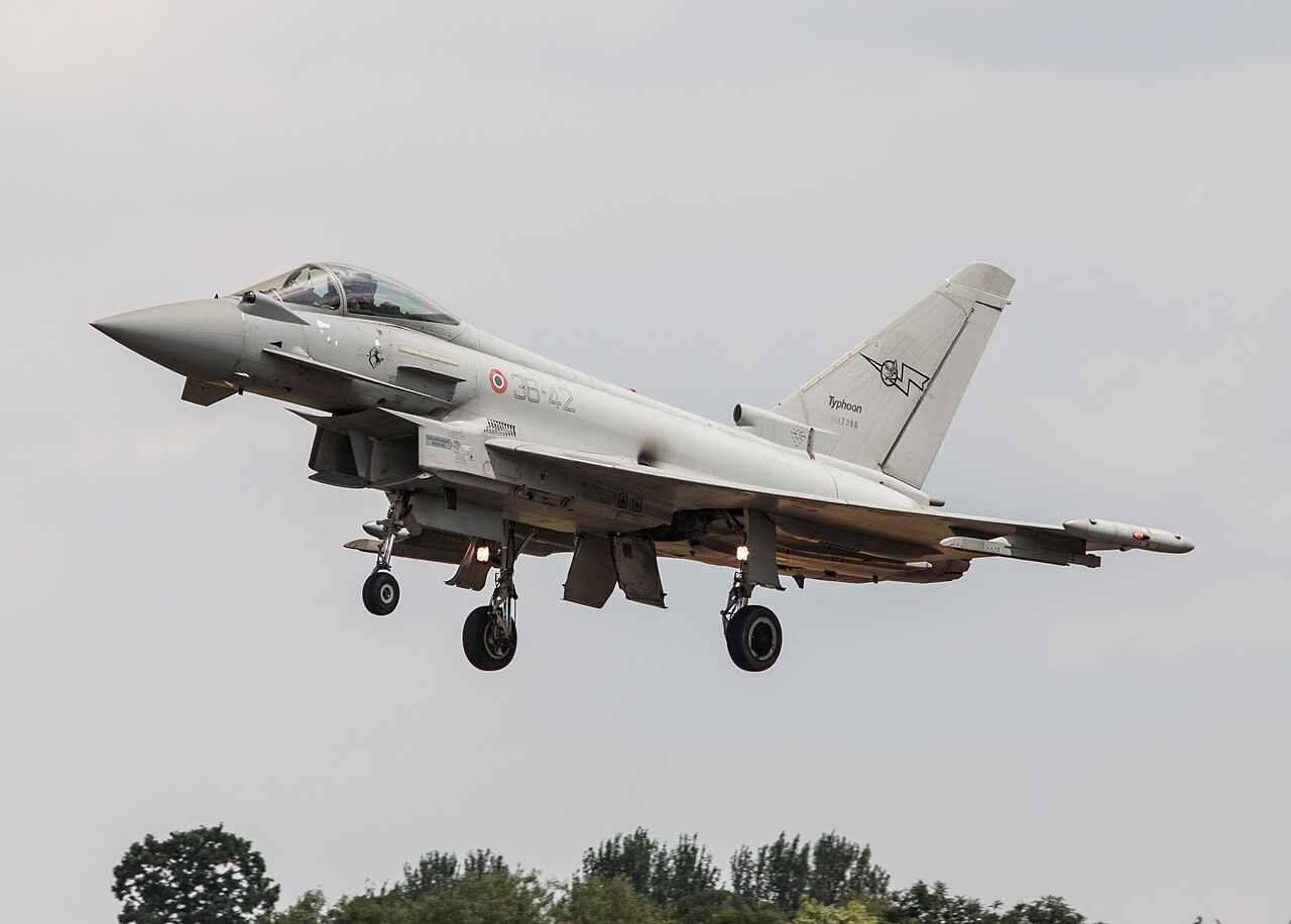 Rugido alto ouvido na área de Florença atribuído ao Eurofighter da Força Aérea Italiana