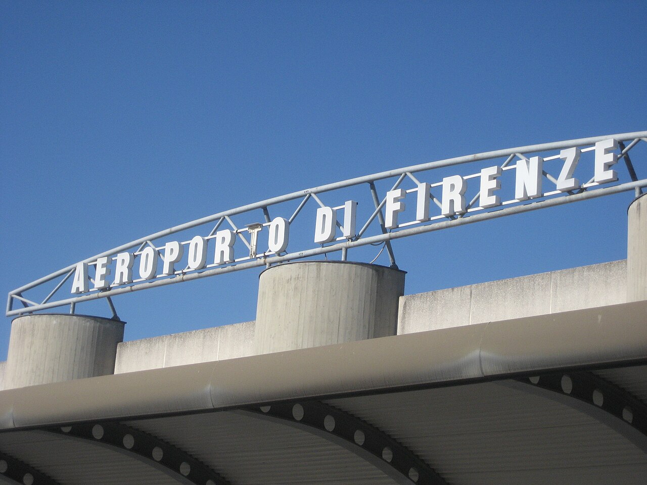 De 21.000 passageiros para 4 milhões de passageiros: 40 anos do Aeroporto de Florença